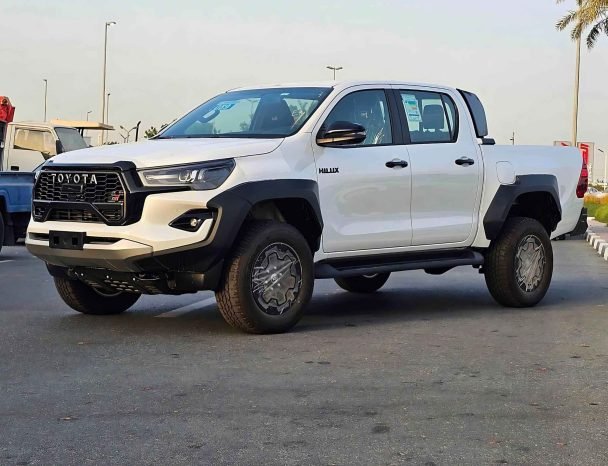 TOYOTA HILUX Image 10