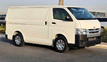 TOYOTA HIACE STANDARD ROOF CARGO PETROL V4 2.7L M/T full