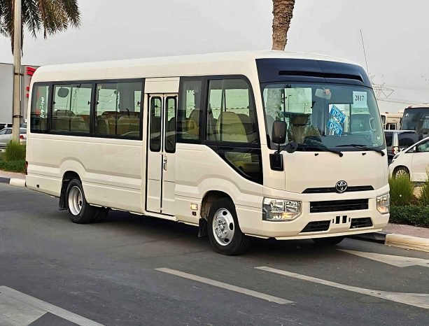 TOYOTA COASTER Image 2