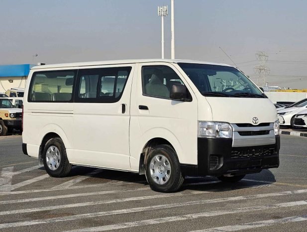 TOYOTA HIACE Изображение 2