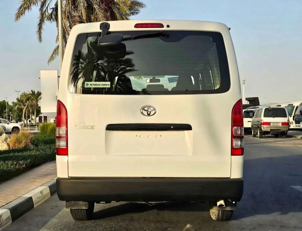 TOYOTA HIACE Image 11