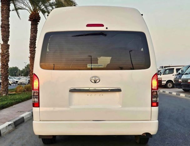 TOYOTA HIACE Image 11