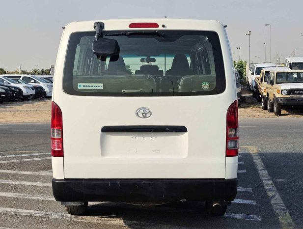 TOYOTA HIACE Изображение 12