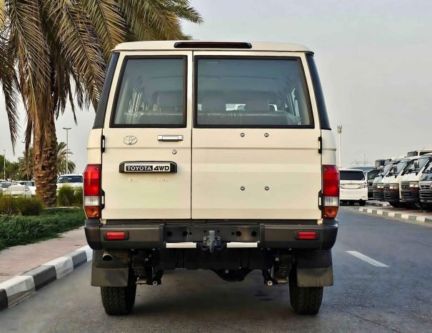 TOYOTA LANDCRUISER HARD-TOP Image 11