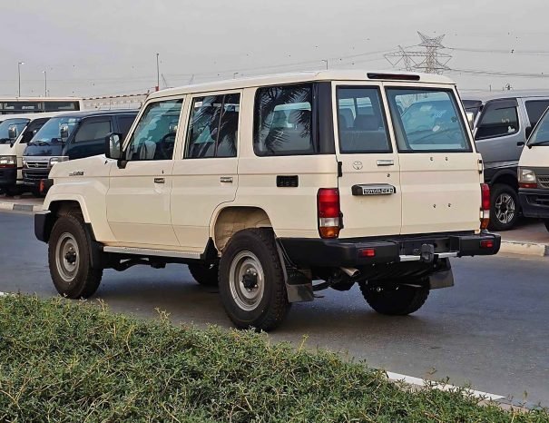 TOYOTA LANDCRUISER HARD-TOP Image 12