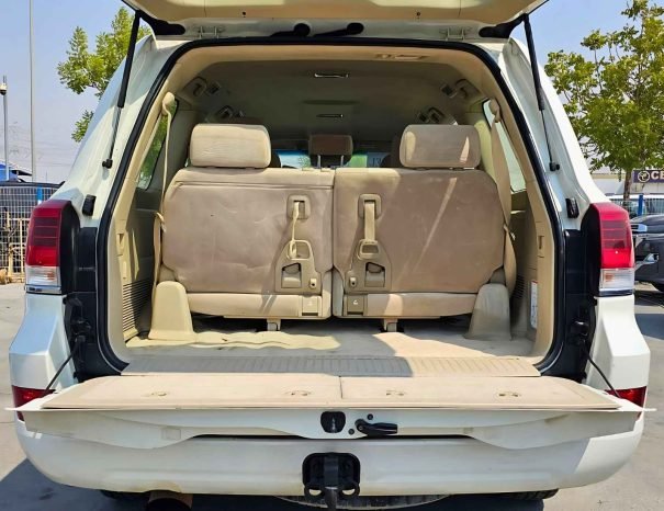 TOYOTA LANDCRUISER Image 11