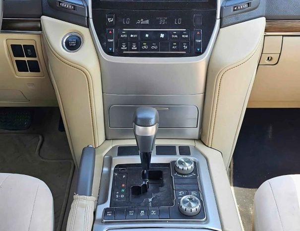 TOYOTA LANDCRUISER Image 5