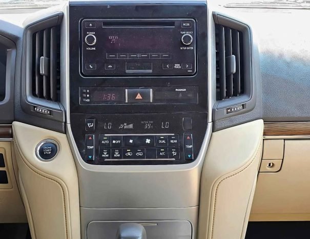 TOYOTA LANDCRUISER Image 4