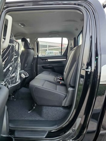 TOYOTA HILUX Image 8