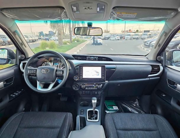 TOYOTA HILUX Image 6