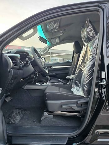 TOYOTA HILUX Image 10