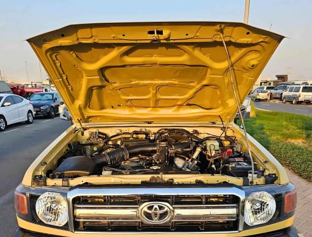 TOYOTA LAND CRUISER PICKUP Изображение 10