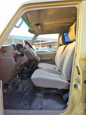 TOYOTA LAND CRUISER PICKUP Изображение 8
