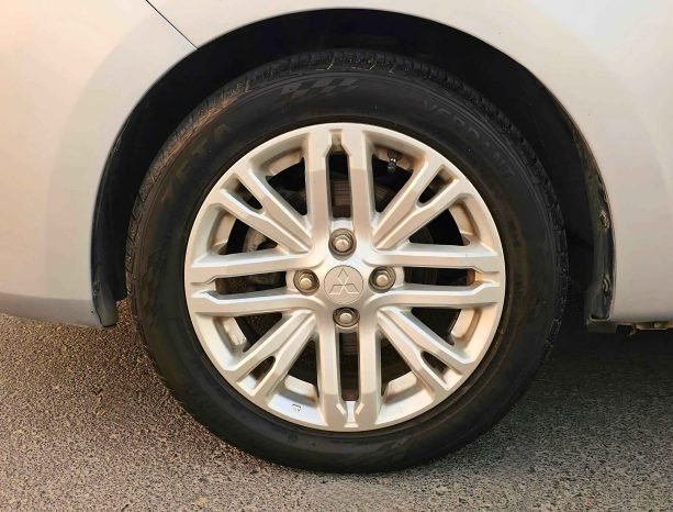 MITSUBISHI ATTRAGE Image 9
