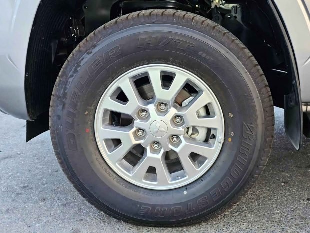 MITSUBISHI L200 Image 10