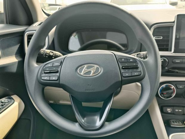 HYUNDAI VENUE Image 7