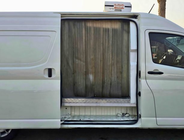 TOYOTA HIACE Image 6