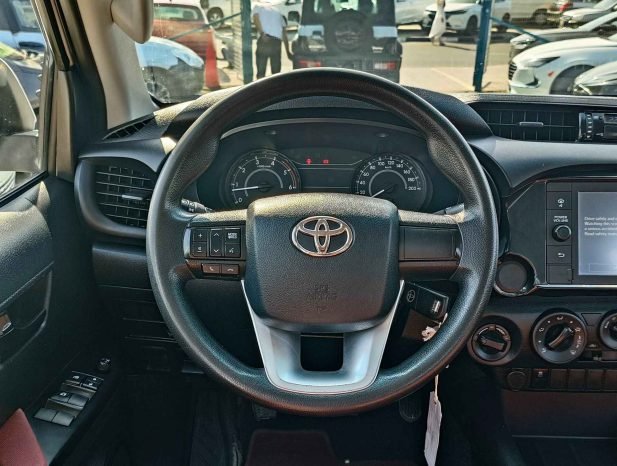 TOYOTA HILUX Изображение 3