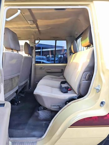 TOYOTA LAND CRUISER PICKUP Изображение 5