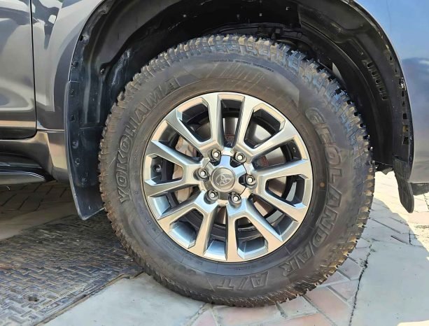 TOYOTA PRADO Image 10
