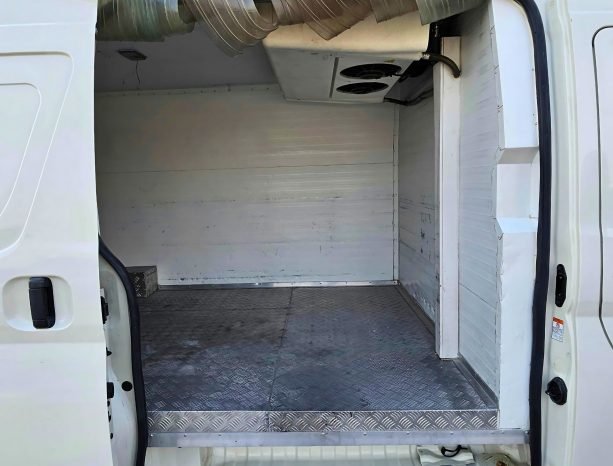 TOYOTA HIACE Image 5