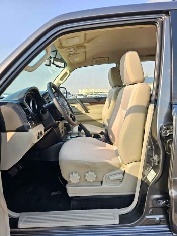 MITSUBISHI PAJERO Image 10