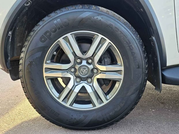 TOYOTA FORTUNER Image 11