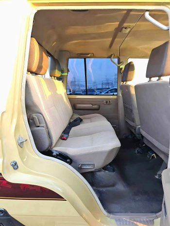 TOYOTA LAND CRUISER PICKUP Изображение 6