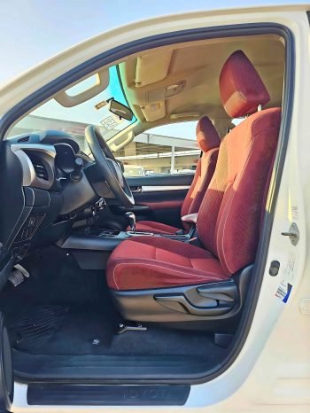 TOYOTA HILUX Image 8