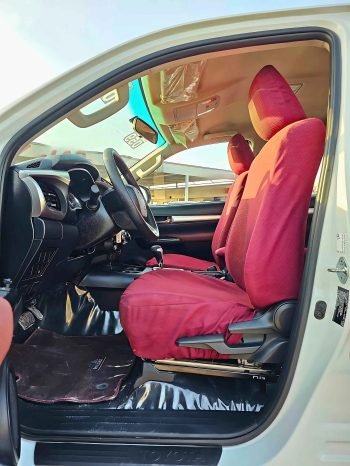 TOYOTA HILUX Image 8