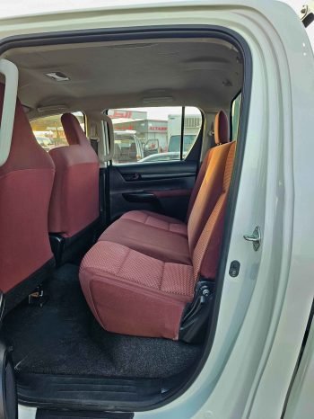 TOYOTA HILUX Image 5