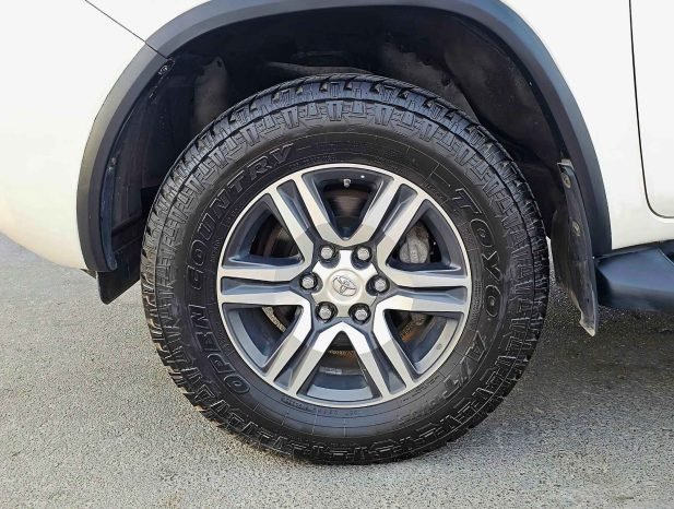 TOYOTA FORTUNER Image 11