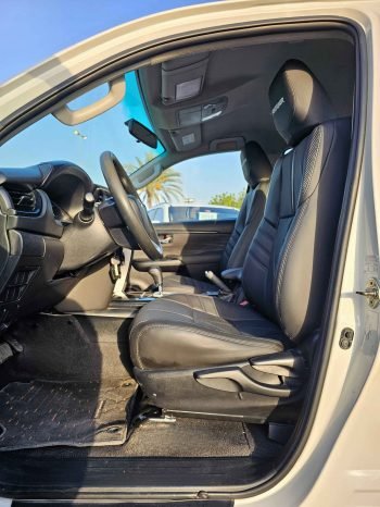 TOYOTA FORTUNER Image 10