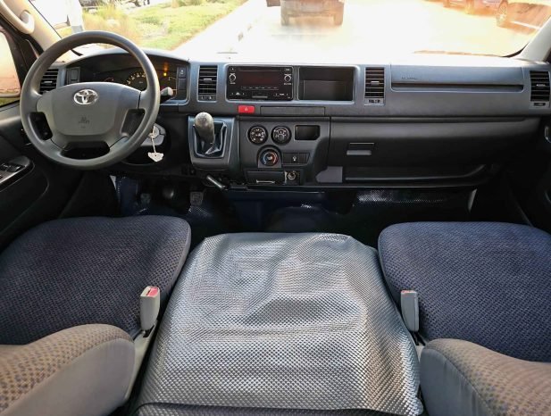TOYOTA HIACE Image 7