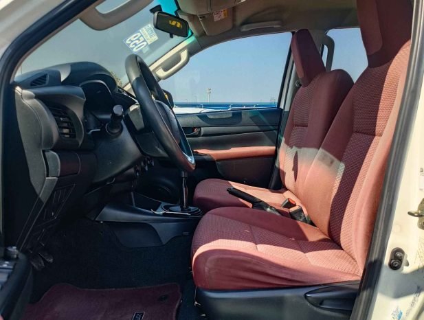 TOYOTA HILUX Image 8