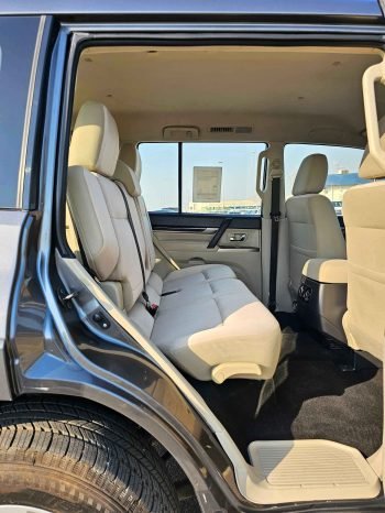MITSUBISHI PAJERO Image 7