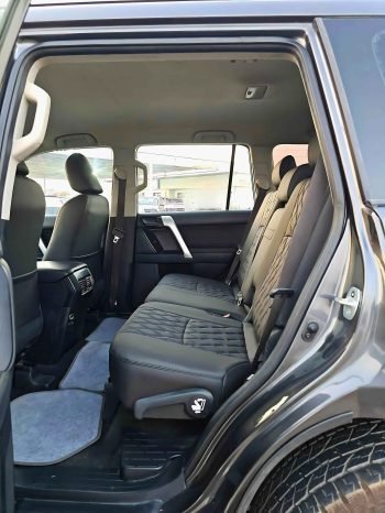TOYOTA PRADO Image 7