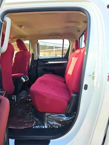 TOYOTA HILUX Image 6