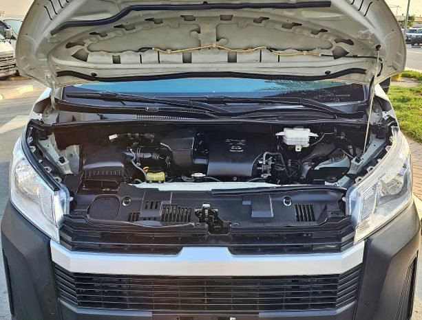 TOYOTA HIACE Image 12