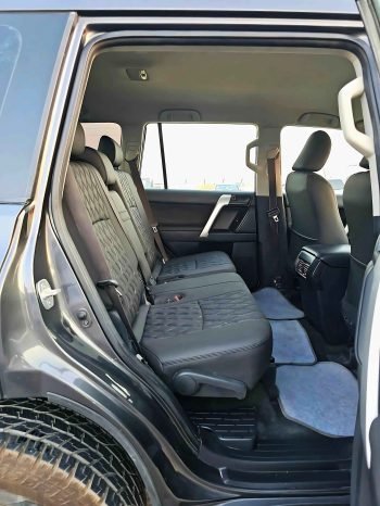 TOYOTA PRADO Image 6