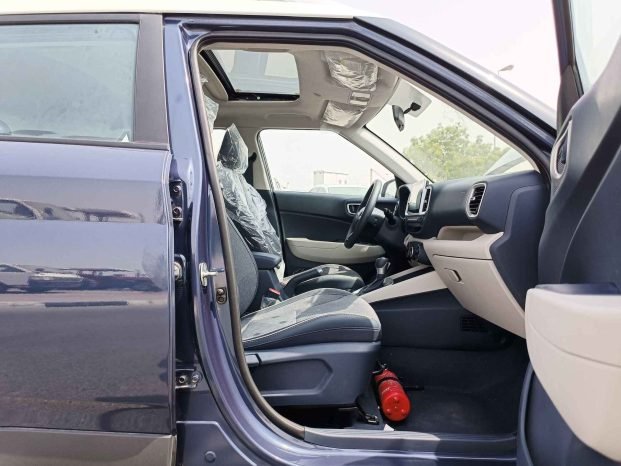 HYUNDAI VENUE Image 11
