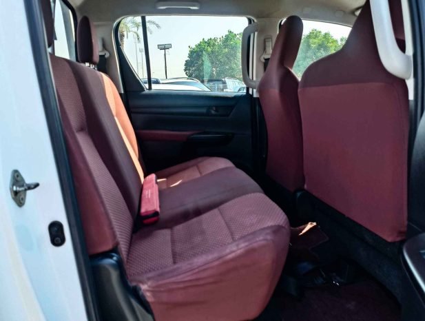 TOYOTA HILUX Image 5