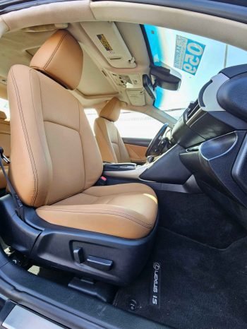 LEXUS IS300 Image 6