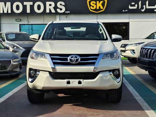 TOYOTA FORTUNER Image 1