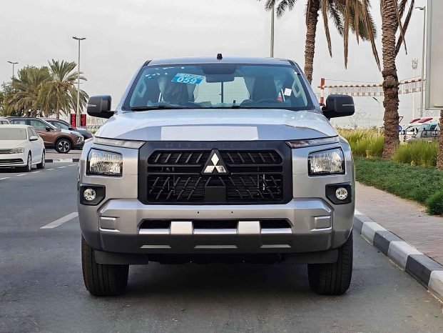MITSUBISHI L200 Image 1