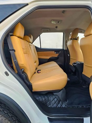 TOYOTA FORTUNER Image 7