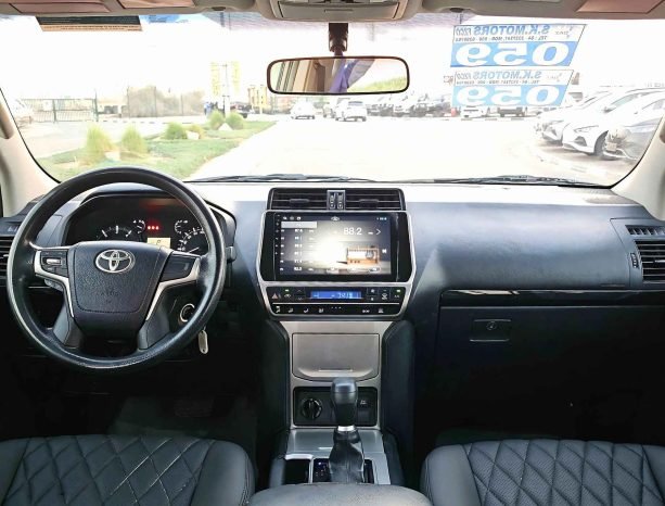 TOYOTA PRADO Image 4