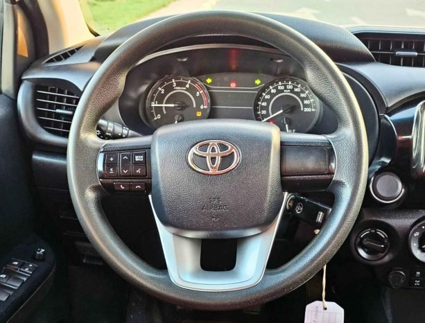 TOYOTA HILUX Image 3