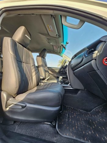 TOYOTA FORTUNER Image 6