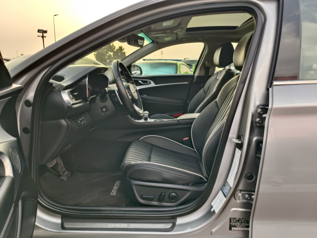 GENESIS G70 Image 10